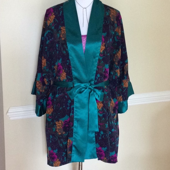 Victoria's Secret Other - ⭐️Vintage gold label Victoria’s Secret wrap robe
